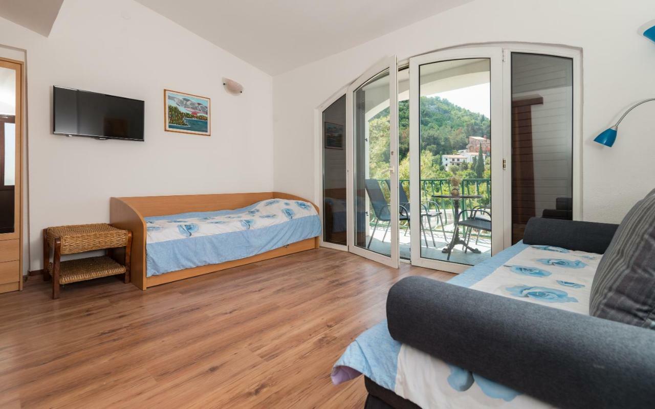 Apartments Azzurro บลัตเซ ภายนอก รูปภาพ