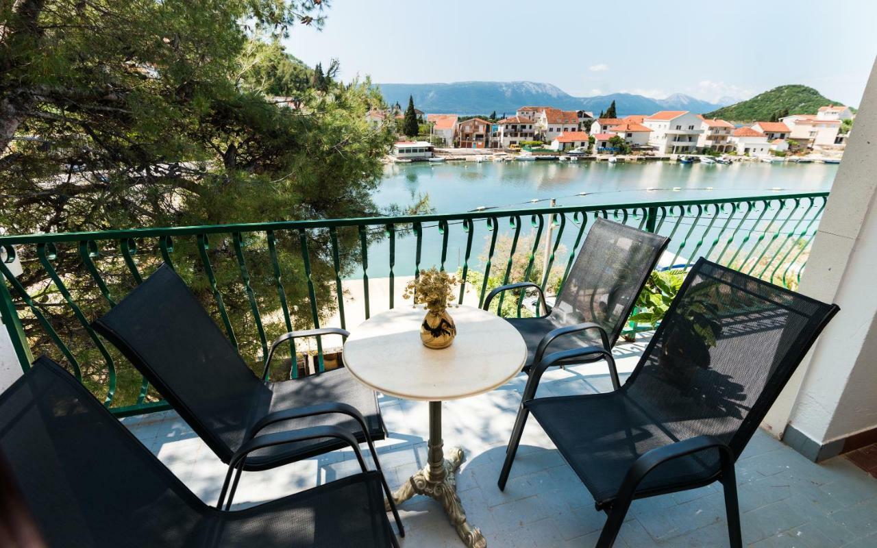 Apartments Azzurro บลัตเซ ภายนอก รูปภาพ