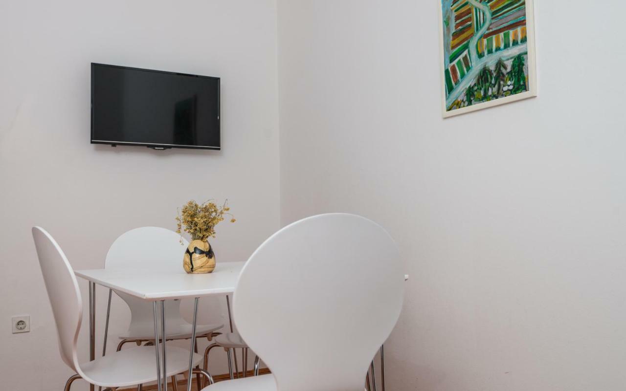Apartments Azzurro บลัตเซ ภายนอก รูปภาพ