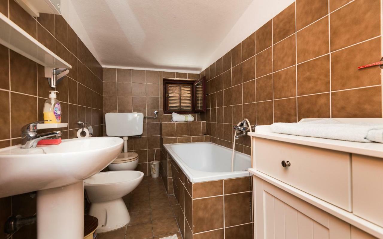 Apartments Azzurro บลัตเซ ภายนอก รูปภาพ