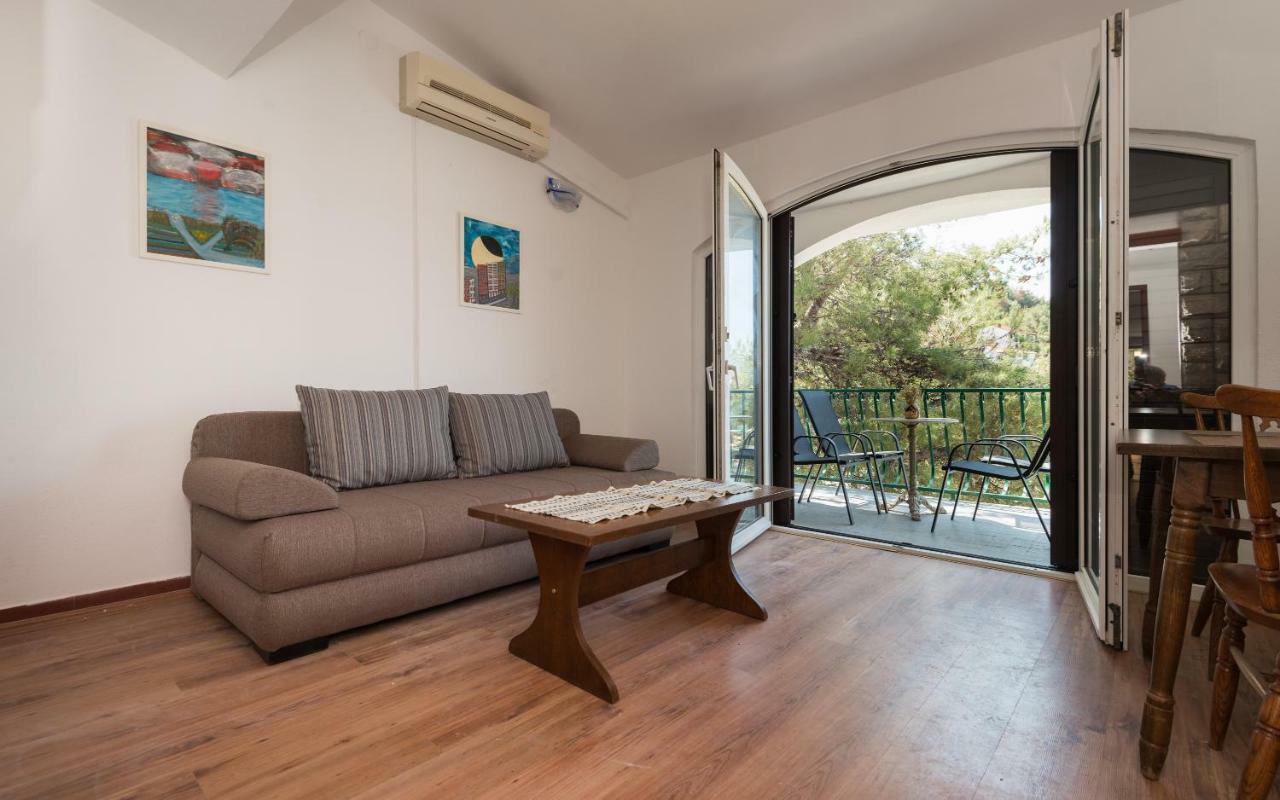 Apartments Azzurro บลัตเซ ภายนอก รูปภาพ