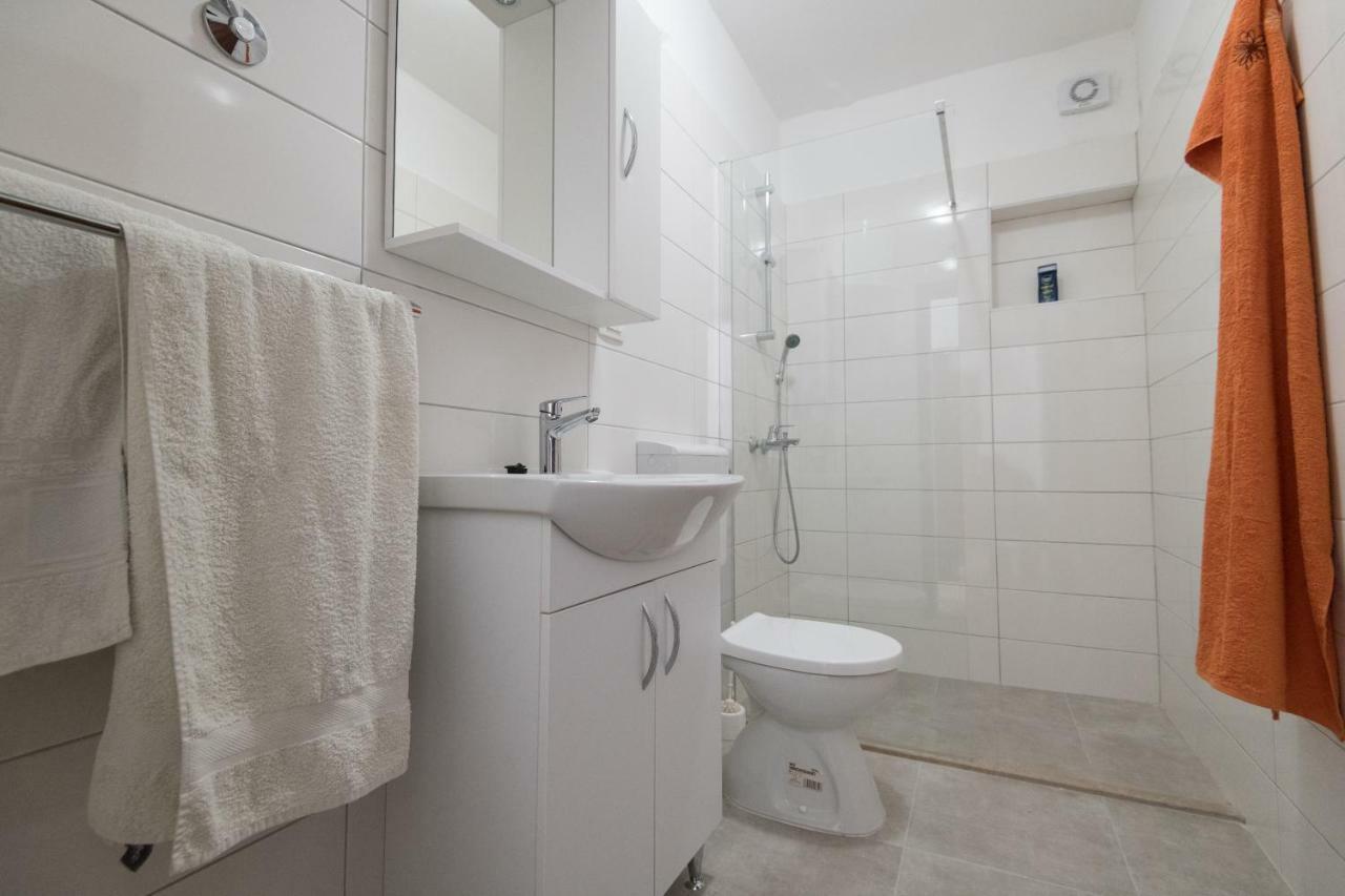 Apartments Azzurro บลัตเซ ภายนอก รูปภาพ
